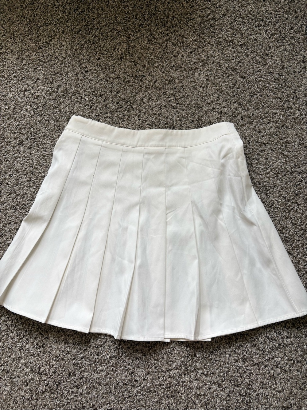 Aritzia White Pleated Mini Skirt